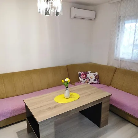 Niceplace * 莫斯塔尔